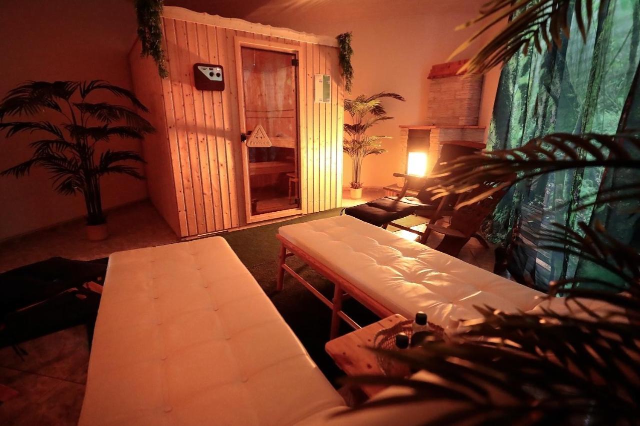 Goldhouse - Sauna, Whirlpool, Switch, Darts & Mehr Andernach Luaran gambar