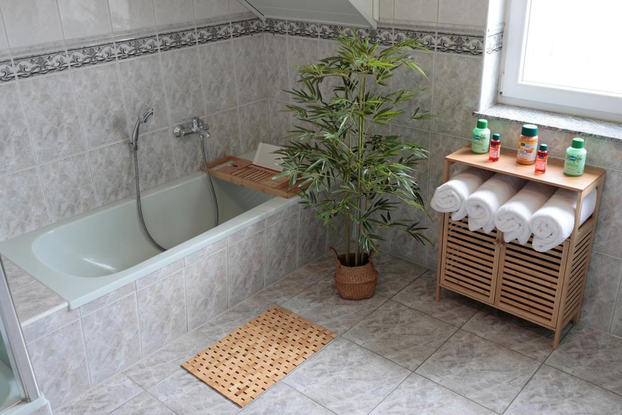 Goldhouse - Sauna, Whirlpool, Switch, Darts & Mehr Andernach Luaran gambar