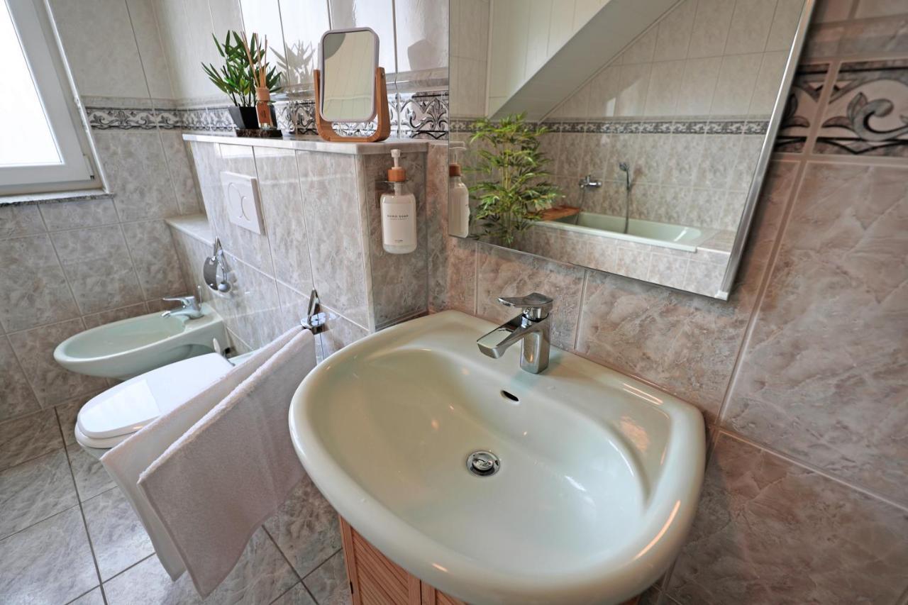 Goldhouse - Sauna, Whirlpool, Switch, Darts & Mehr Andernach Luaran gambar